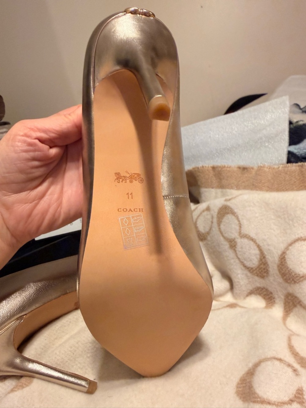 COACH SIZE 11 WILEY Metallic Pointed-Toe Pumps NEVER WORN Approx 3 to 3.5 inches - Picture 4 of 11